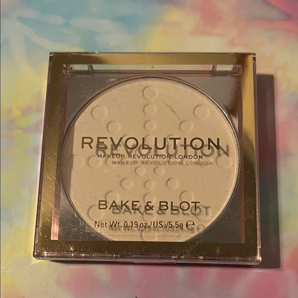Revolution Bake & Blot Setting Powder - translucent